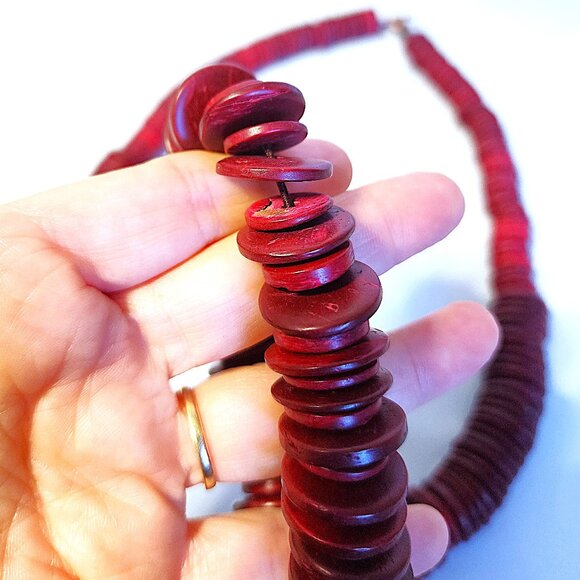 Red wood bead necklace & bracelet set - Picture 4 of 9